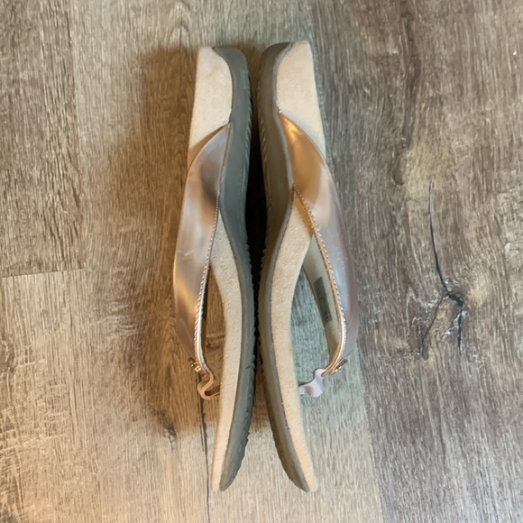 Vionic Davina Pink Supportive Flipflop Sandal Size 10 - Picture 3 of 7